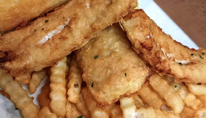 Sonny's Italian Kitchen and Pizzeria in Door County Wisconsin on Sturgeon Bay best fish fry