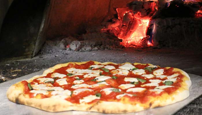 Sonny's Italian Kitchen and Pizzeria in Door County Wisconsin on Sturgeon Bay best wood fire pizza