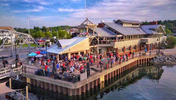 Crowds gather at Sonny’s Italian Kitchen & Pizzeria, a waterfront spot in sunny Door County.